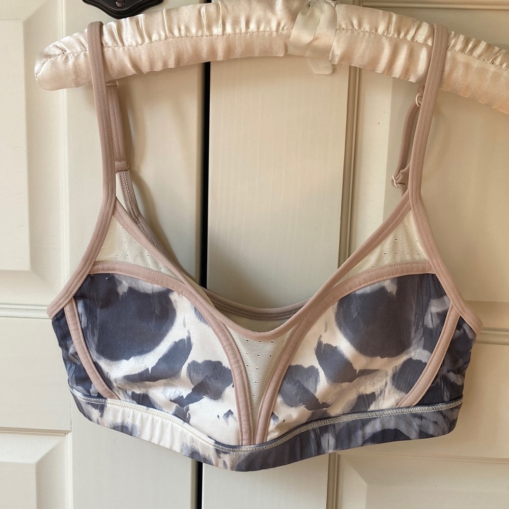 NWOT Lululemon yoga bra